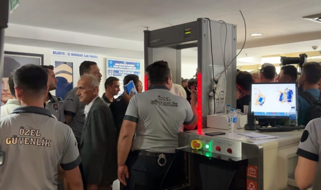 Aydın Büyükşehir Belediyesi meclis toplantısında 30 maddeye CHP grubu red oyu verdi Melek FIRAT/ AYDIN, – CHP’den AK Parti’ye geçen Aydın Büyükşehir