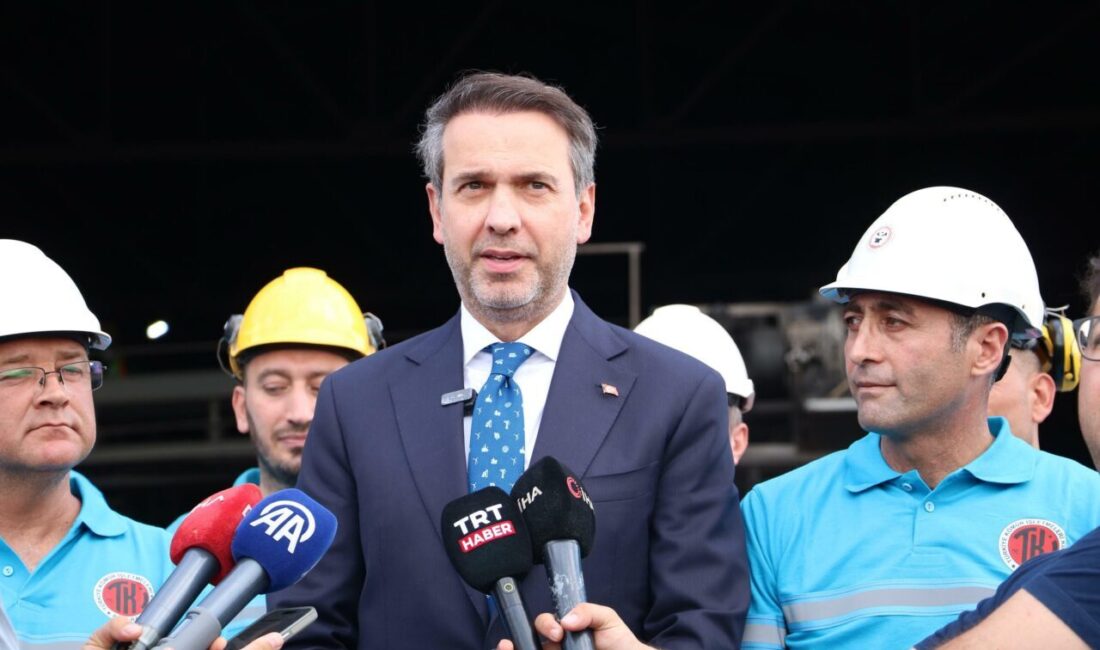 BAKAN BAYRAKTAR MANİSA’DA Enerji ve Tabii Kaynaklar Bakanı Alparslan Bayraktar,