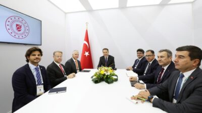 BAKAN BAYRAKTAR, CHEVRON’UN YÖNETİCİLERİYLE BİR ARAYA GELDİ Enerji ve Tabii