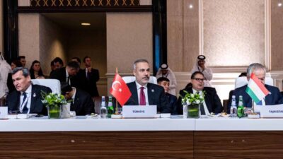 KATAR, – DIŞİŞLERİ Bakanı Hakan Fidan, Katar’ın başkenti Doha’da düzenlenen