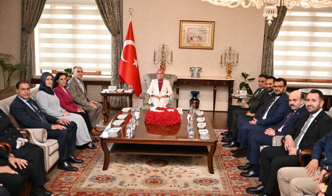 ZİYARETLERDE BULUNDU Aile ve Sosyal Hizmetler Bakanı Mahinur Özdemir Göktaş,