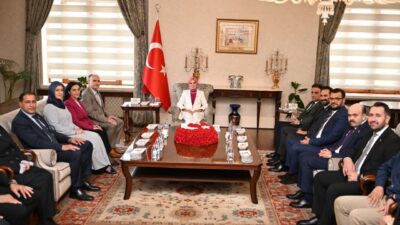 ZİYARETLERDE BULUNDU Aile ve Sosyal Hizmetler Bakanı Mahinur Özdemir Göktaş,