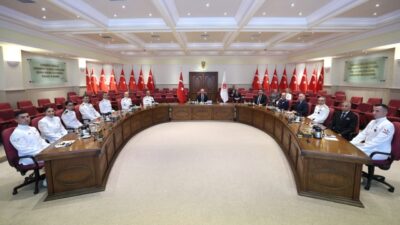 ANKARA, – MİLLİ Savunma Bakanı Yaşar Güler, Preveze Deniz Zaferi’nin