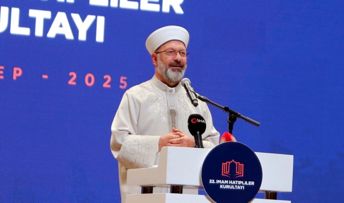 ERBAŞ SUNUM YAPTI Gaziantep’te düzenlenen ‘ÖNDER 22’nci İmam Hatipliler Kurultayı’na