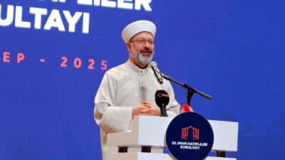 ERBAŞ SUNUM YAPTI Gaziantep’te düzenlenen ‘ÖNDER 22’nci İmam Hatipliler Kurultayı’na