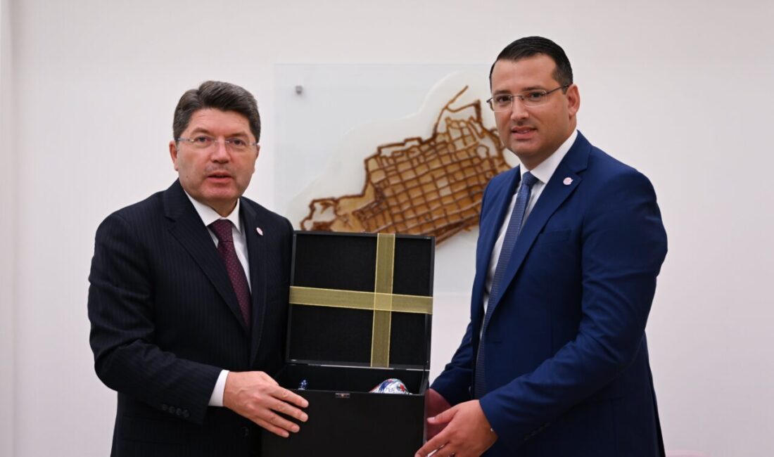 Bakan Tunç, Malta Adalet Bakanı Attard ile görüştü MALTA, – ADALET Bakanı Yılmaz Tunç, Malta Adalet Bakanı Jonathan
