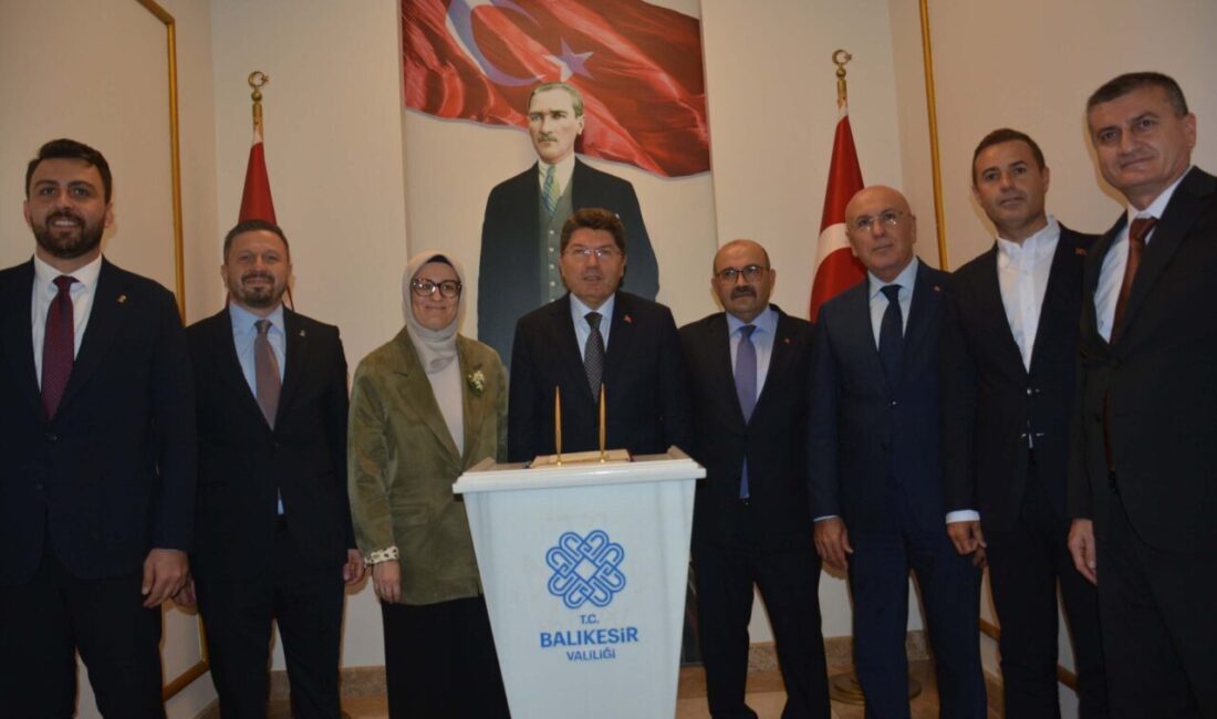 BALIKESİR’DE TEMASLARDA BULUNDU Adalet Bakanı Yılmaz Tunç, Türkiye Buluşmaları kapsamında