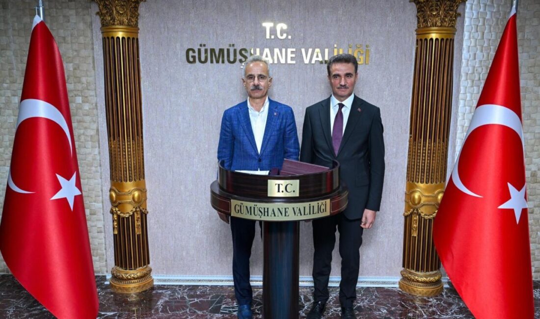 BAKAN URALOĞLU’NDAN GÜMÜŞHANE’YE ZİYARET Ulaştırma ve Altyapı Bakanı Abdulkadir Uraloğlu,