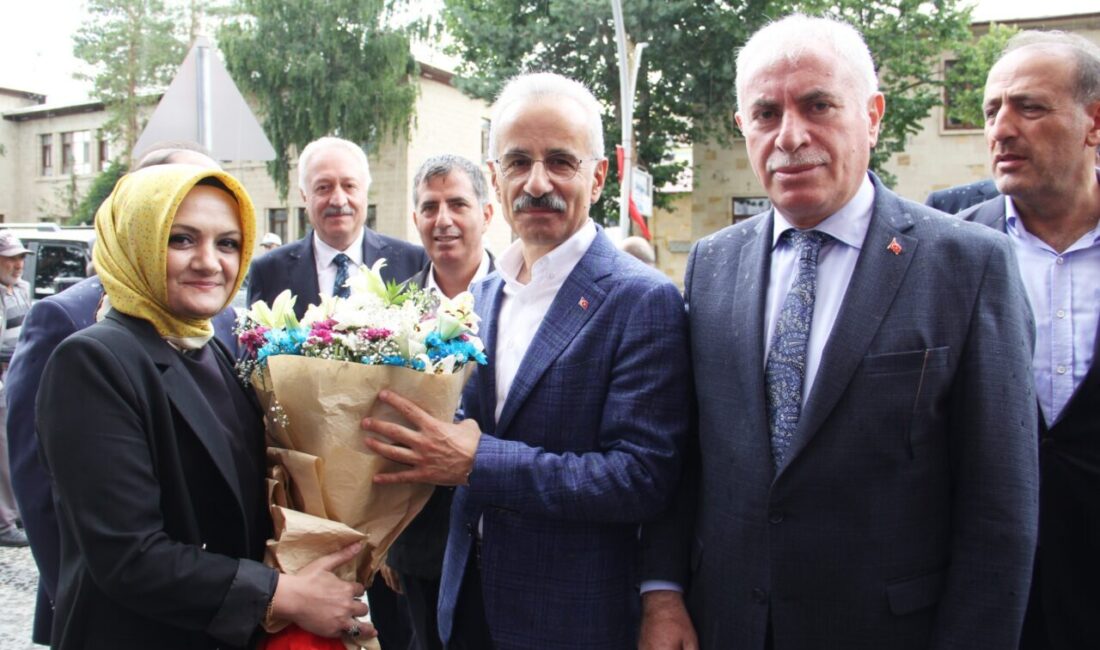 Murat SÖYLEMEZ-Selda FIRAT/BAYBURT, – ULAŞTIRMA ve Altyapı Bakanı Abdulkadir Uraloğlu,