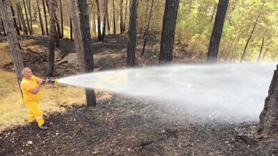 SOĞUTMA ÇALIŞMALARI SÜRÜYOR Karabük’ün Kahyalar köyü Aladağ mevkisinde dün başlayan