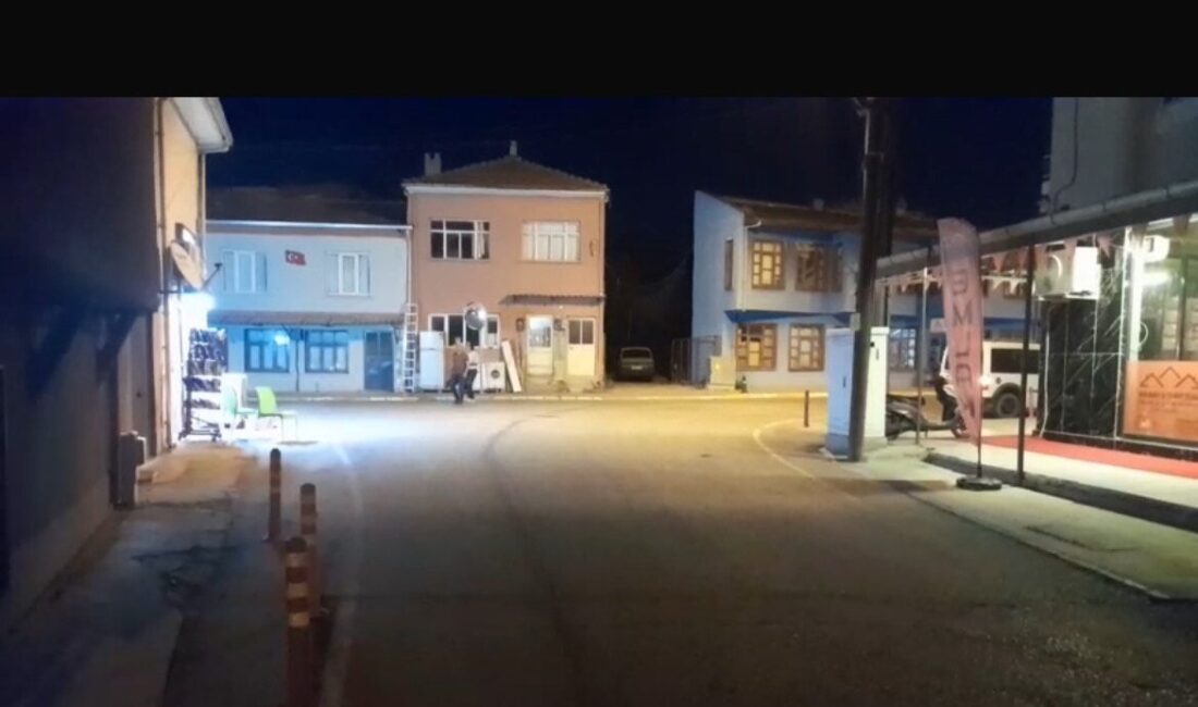 SINDIRGI’DA 4 BÜYÜKLÜĞÜNDE BİR DEPREM DAHA Afet ve Acil Durum