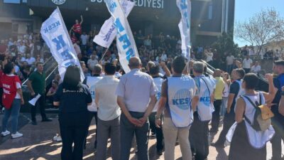 İŞÇİLERE KESK’TEN DESTEK Buca Belediyesi binasını ‘işgal’ eden işçilere, belediyede