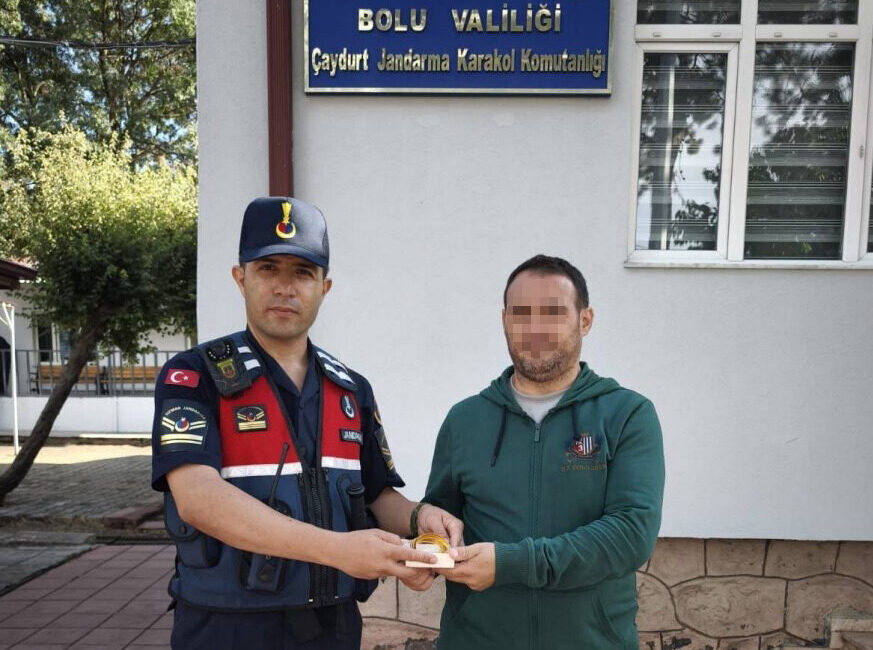 Zübeyde ÖZMEN/BOLU, – BOLU’da, bir vatandaşın bulduğu, içinde yaklaşık 205