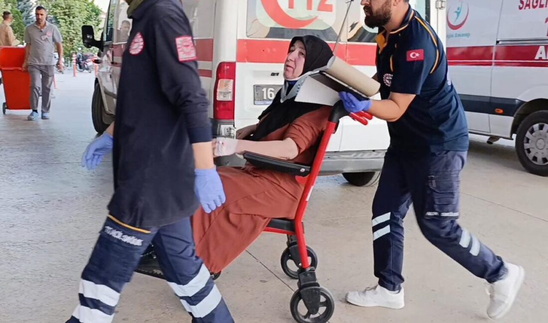 Yavuz YILMAZ/ İNEGÖL(Bursa), – BURSA’nın İnegöl ilçesinde işçi servisi otobüsü