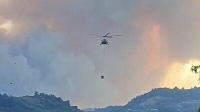 HAVADAN MÜDAHALE BAŞLADI Osmangazi ilçesi kırsal Gündoğdu Mahallesi yakınlarında çıkan