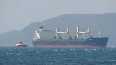 ÇANAKKALE, – ÇANAKKALE Boğazı’nda makine arızası yapan Malta bayraklı genel