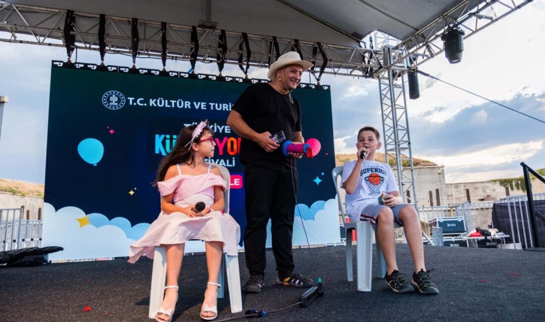 ÇANAKKALE, – ÇANAKKALE Kültür Yolu Festivali’nin 7’nci gününde, müzikten astrolojiye