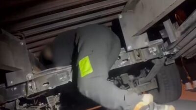 KAYSERİ, -KAYSERİ-Malatya yolu uygulama noktasında durdurulan çekicinin alt kısmındaki gizli