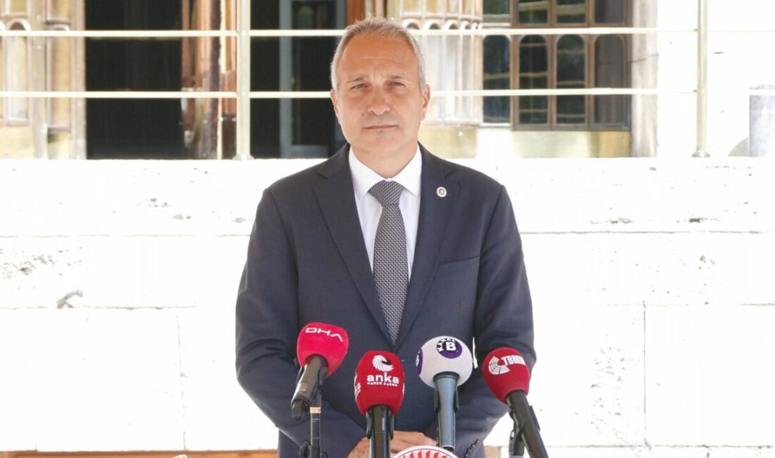 CHP’li Özçağdaş: Pedagojik açıdan yanlıştır Aliekber METE-Muhammet BAYRAM/ANKARA, – CHP Genel Başkan Yardımcısı Suat Özçağdaş,