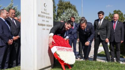 ANKARA, – CHP Genel Başkan Yardımcıları Deniz Yücel ve Erhan