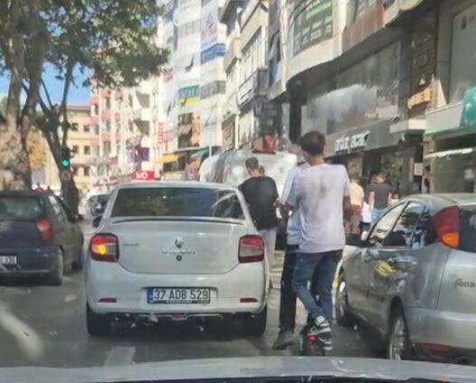 Hamza DEMİRCİ/ KASTAMONU, – KASTAMONU’da, üzerinde hiçbir güvenlik ekipmanı bulunmadan