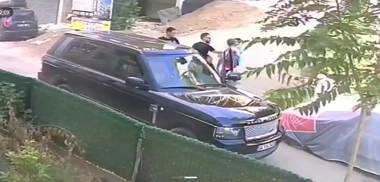 Erol POLAT/GEBZE, (Kocaeli), – KOCAELİ’nin Gebze ilçesinde, sokakta aşırı hız