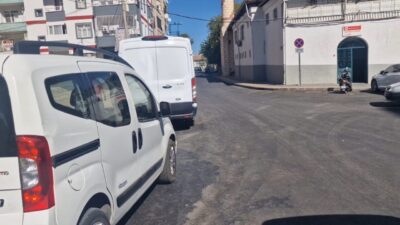 Gıyasettin TETİK-Seyfettin EKEN/DİYARBAKIR, – DİYARBAKIR’ın Bağlar ilçesinde evinin önündeki aracına