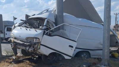 Hasan ÇETİN/ ALACA (Çorum), – ÇORUM’da iki kamyonetin çarpıştığı kazada