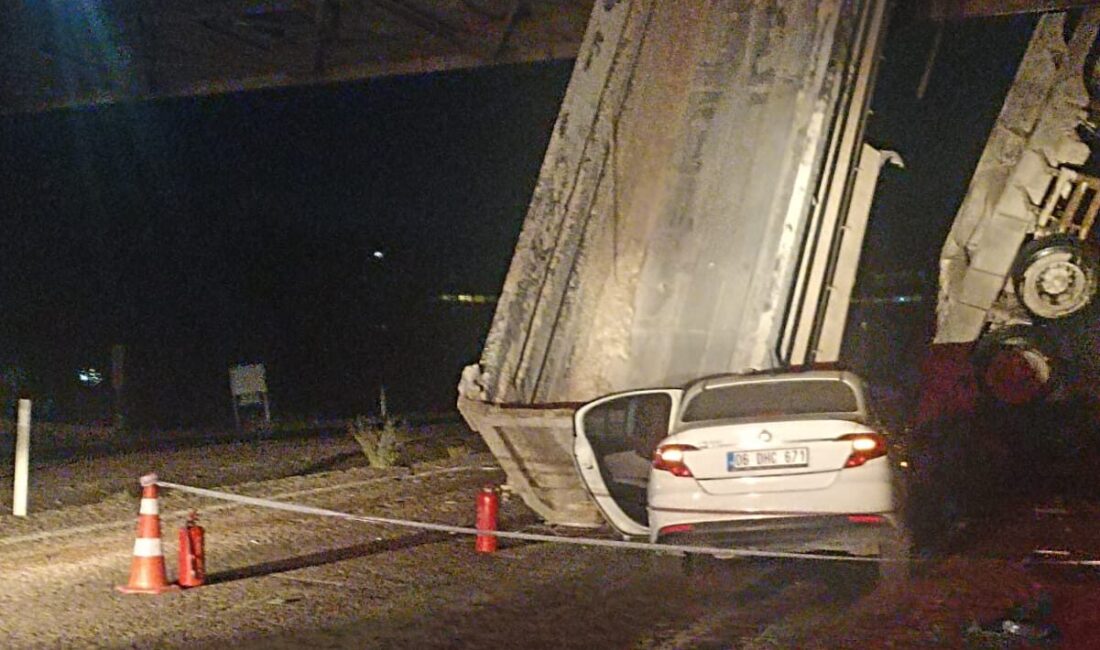 Muammer DAŞDELEN/ ANKARA, – ANKARA’nın Nallıhan ilçesinde damperi açılan kamyona