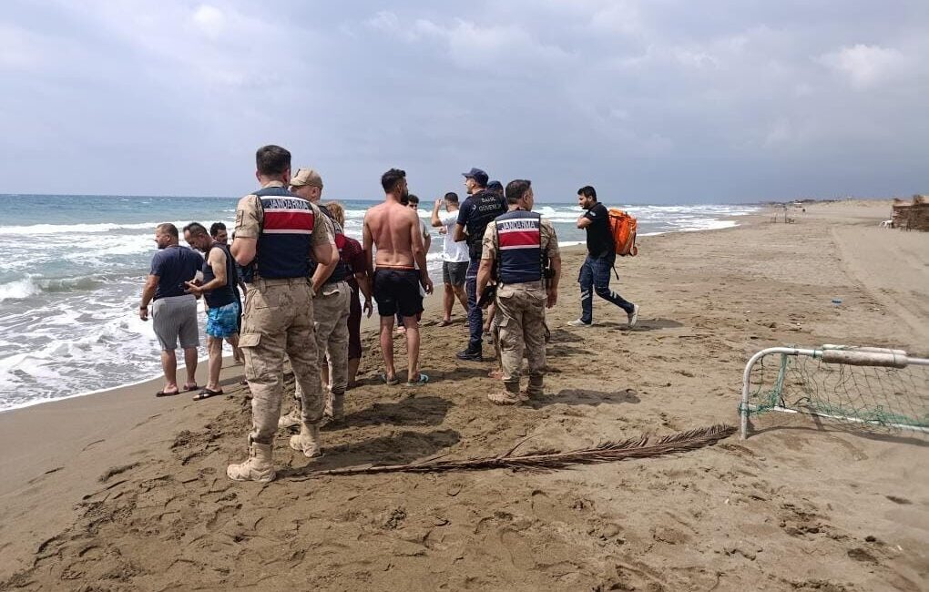 Alican GÜMÜŞ/HATAY, – HATAY’ın Samandağ ilçesinde serinlemek için girdikleri denizde
