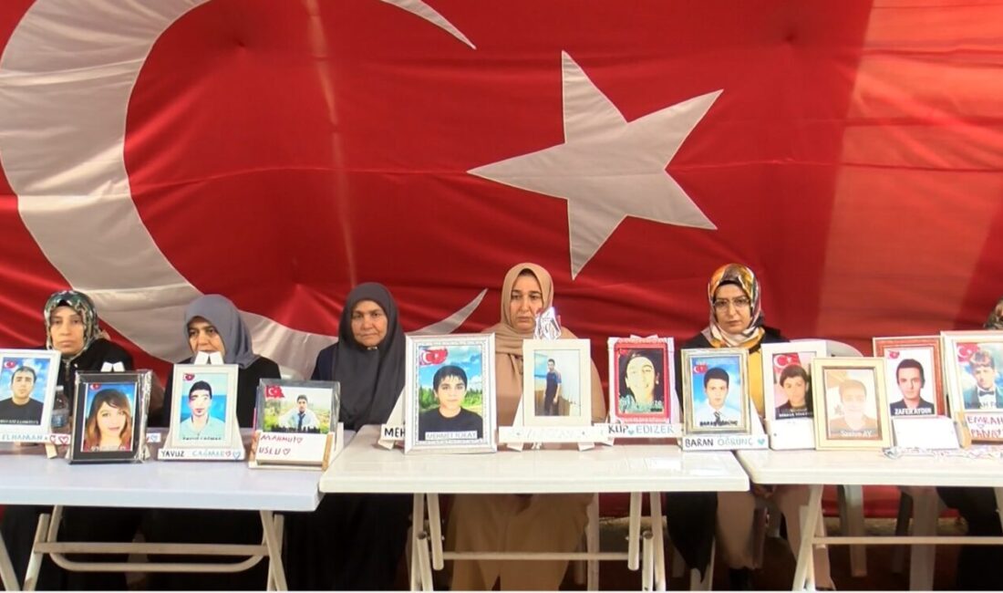 Gıyasettin TETİK-Seyfettin EKEN/DİYARBAKIR, – DİYARBAKIR’da evlatlarının terör örgütü PKK tarafından