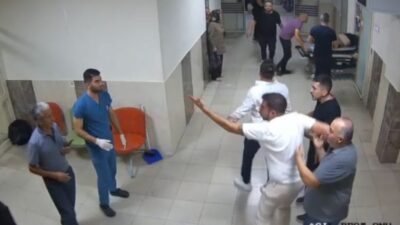 YAKINLARI SAĞLIK PERSONELİNE SALDIRMIŞ Adana’nın Kozan ilçesinde düğünde çıkan kavgada