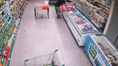 Yiğithan HÜYÜK/ BURSA, – BURSA’da A.Ö. (42), markette derin dondurucudan