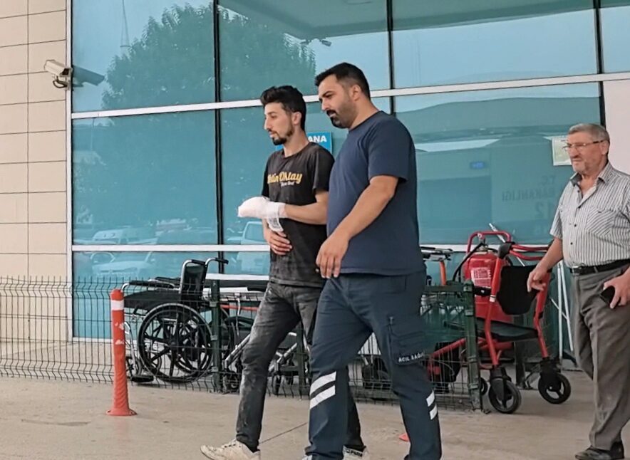 Yavuz YILMAZ/İNEGÖL (Bursa), – BURSA’nın İnegöl ilçesinde ahşap kesim atölyesinde