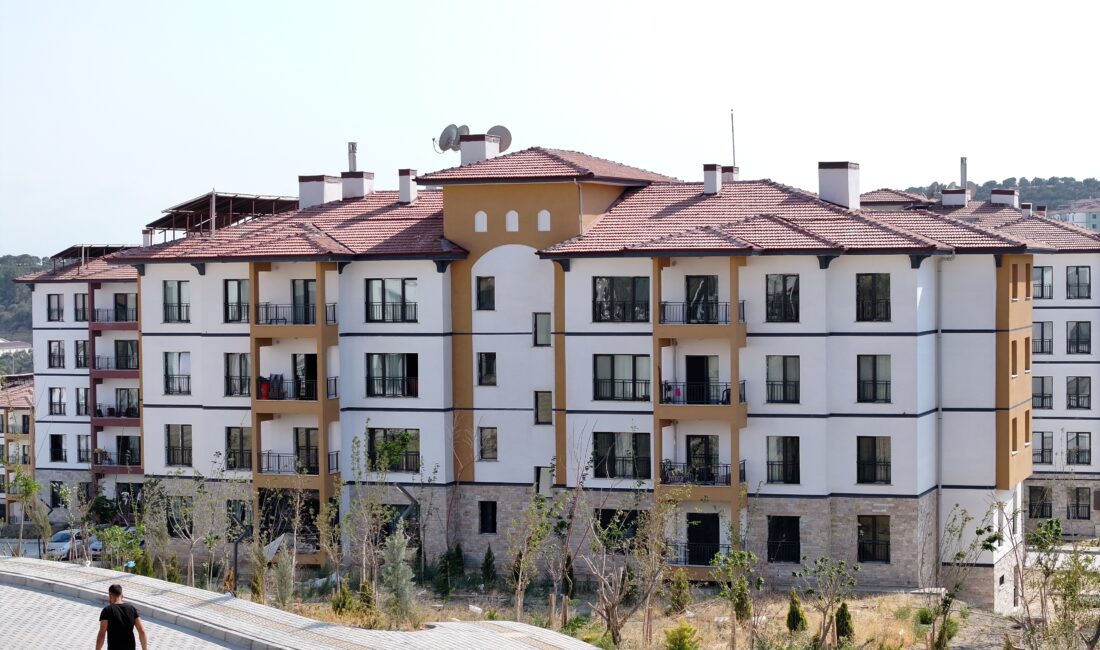 Kahramanmaraş merkezli depremlerde en ağır yıkımı yaşayan illerden biri olan