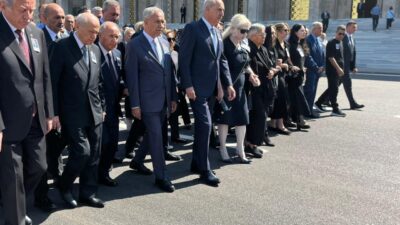 MECLİS’TE TÖREN DÜZENLENDİ Eski bakan Agah Oktay Güner (88) için