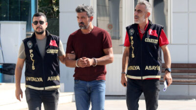 TUTUKLANDI Eski eşi Hanım Biçer’i eşarpla boğup yüzüne yastık bastırarak