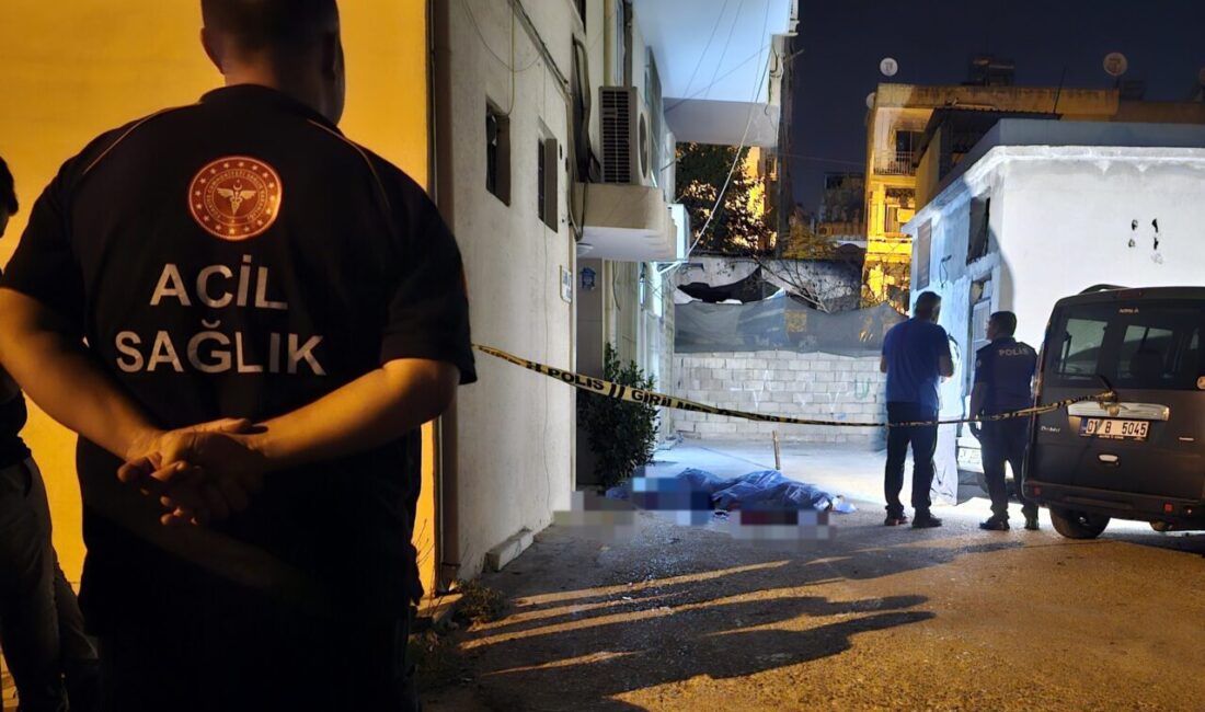 Gökhan KESKİNCİ/ADANA, – ADANA’da Eser Barış (49), evinin önünde uğradığı