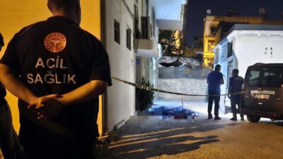 Gökhan KESKİNCİ/ADANA, – ADANA’da Eser Barış (49), evinin önünde uğradığı