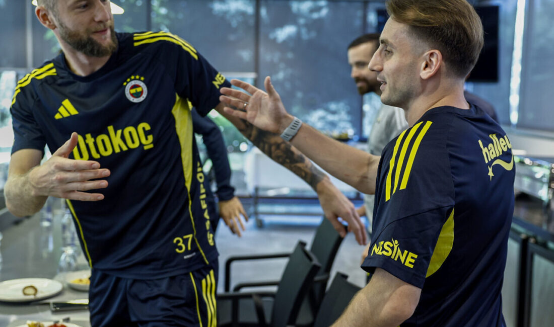 İSTANBUL, – FENERBAHÇE, Trabzonspor maçının hazırlıklarını sabah saatlerinde yaptığı antrenmanla