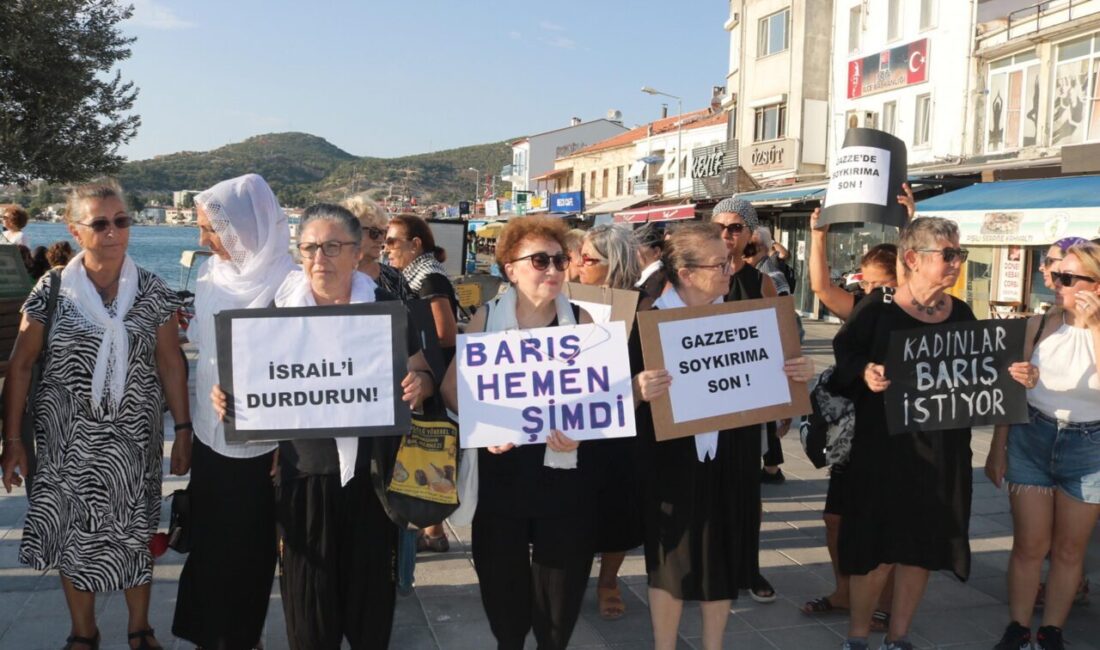 Seyfi GÜL/FOÇA (İzmir), – İZMİR’in Foça ilçesinde kadınlar, Gazze’de saldırılarını