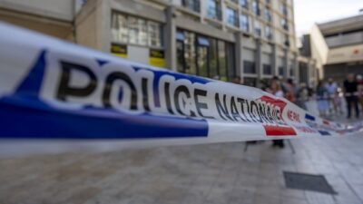 FRANSA, – FRANSA’nın Marsilya kentinde bıçaklı saldırıda 5 kişiyi yaralayan