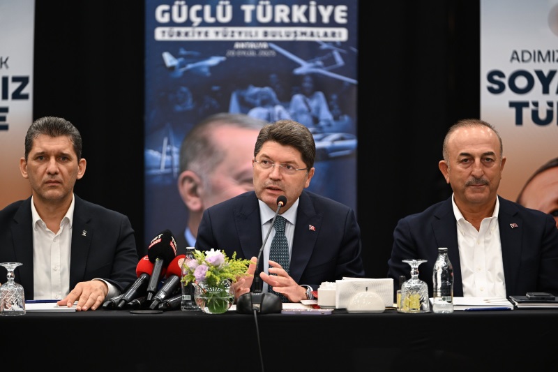 Adalet Bakanı Tunç'tan Yapay Zeka Açıklaması: "Hukuk Alanında Daha Fazla