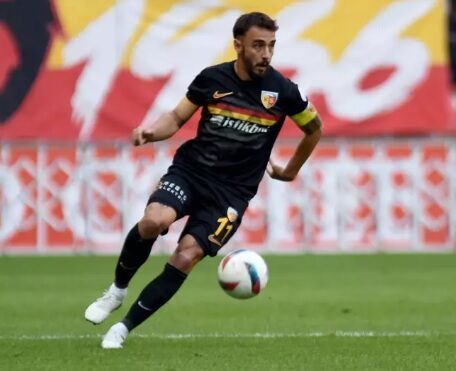 KAYSERİ, – KAYSERİSPOR’da forma giyen Gökhan Sazdağı (30), Beşiktaş’a transfer
