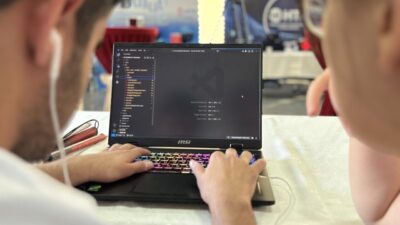 Samet ÖKSÜZ-Mikail KARAMAN/ANKARA, – ANKARA’da ilkokul yıllarından itibaren ekran okuma