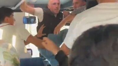 Tekin YALÇINKAYA/ELAZIĞ, – ELAZIĞ’da halk otobüsünde, şoför ile yolcu arasında