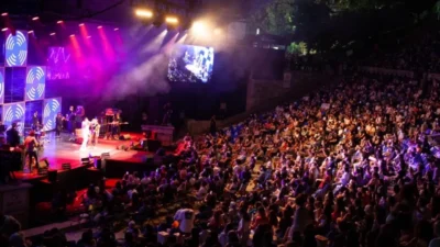İstanbul’un en ikonik mekanlarından Harbiye Cemil Topuzlu Açıkhava Tiyatrosu, yaz