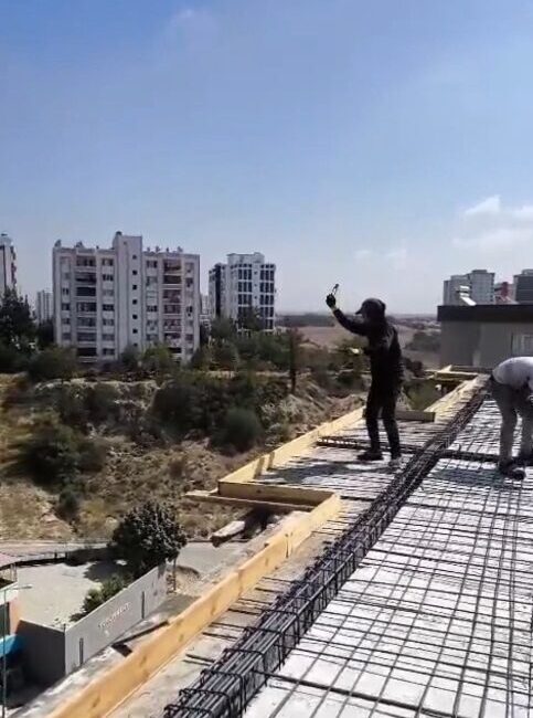 Serhat GÜLER/ADANA, – ADANA’da inşaatın 10’uncu katında güvenlik önlemi almadan