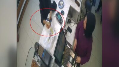 Yiğithan HÜYÜK/BURSA, – BURSA’da bir pastaneye gelen kadının ‘yırtık para’
