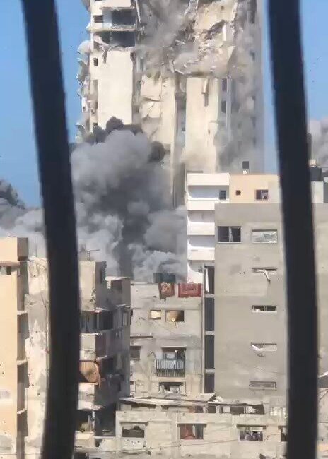 İsrail bir yüksek katlı binayı daha vurdu FİLİSTİN, – İSRAİL ordusunun, Gazze’nin en yüksek binası olan Al-Ghifari
